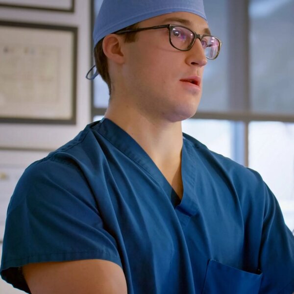 The Steadman Clinic surgeon and two-time SPRI fellow succeeds Dr. Thomas R. Hackett as head team physician